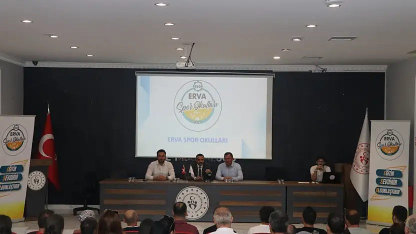 ERVA Spor Okulları Antrenörleriyle Yeni Dönem Toplantısı