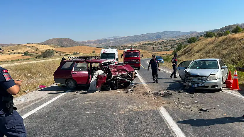 Felahiye'de iki otomobil çarpıştı: 1 ölü, 6 yaralı