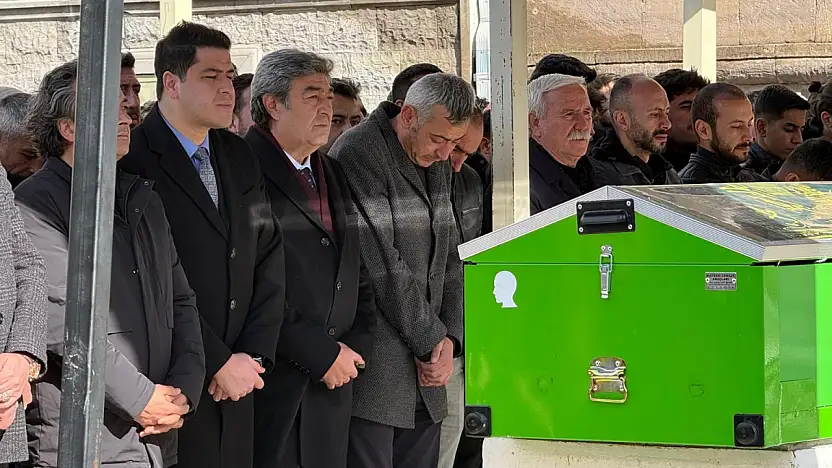 Kadir Yalınız toprağa verildi