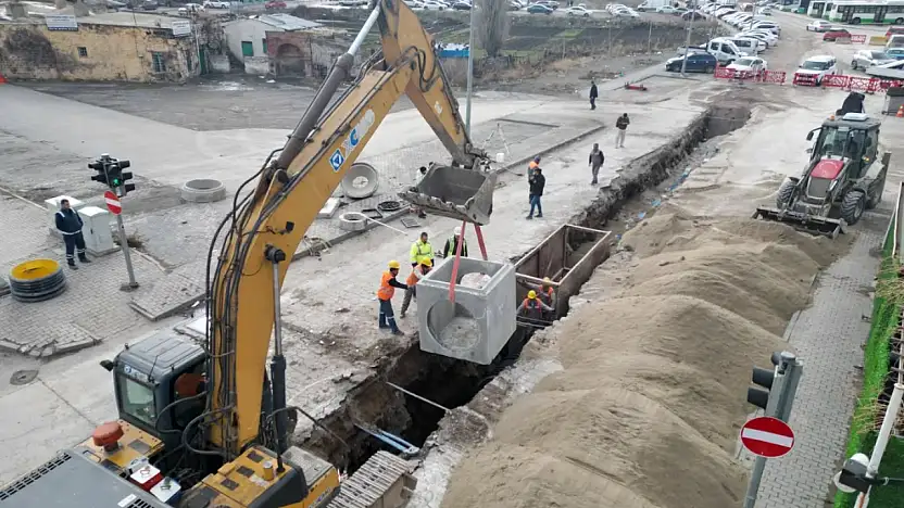 Kartal Kavşağı için altyapı çalışmaları sürüyor