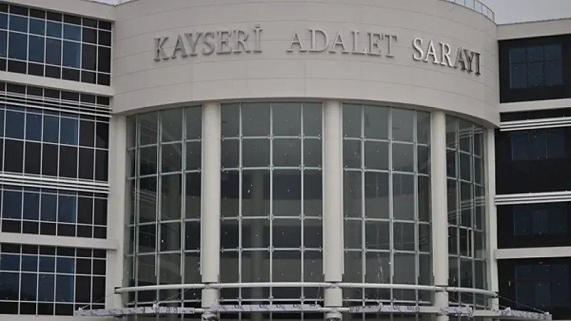 Kayseri'de bıçaklı kavga davasında yargılama sürüyor