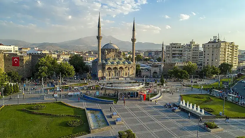 Kayseri'de Gençler Gelecek Kaygısı Yaşıyor