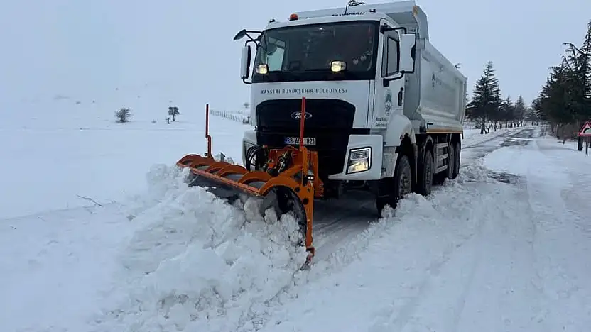 Kayseri'de kapanan 333 mahalle yolu ulaşıma açıldı