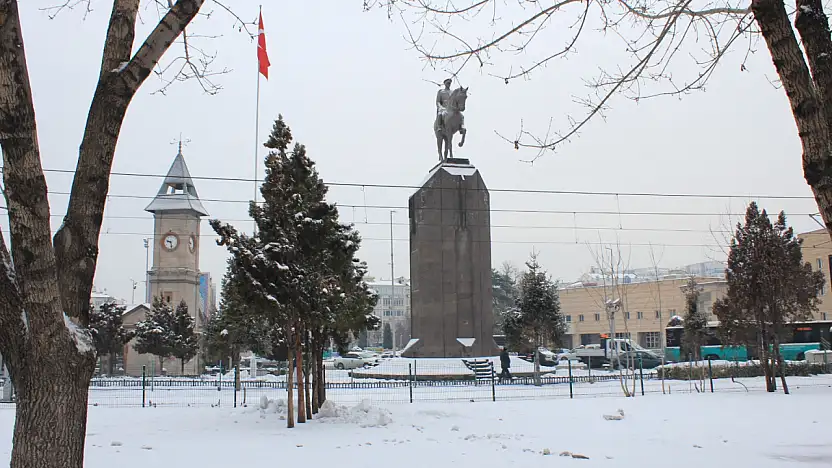 Kayseri'de kar yağışı etkili oldu