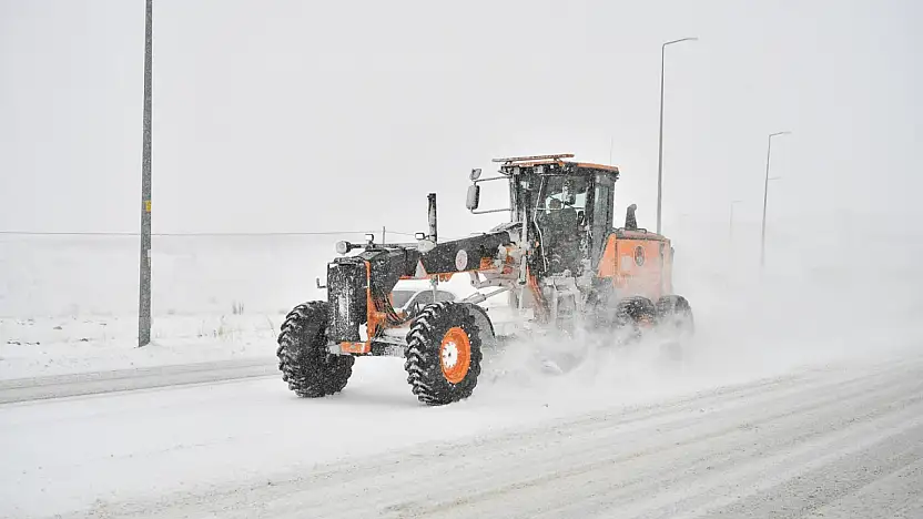 Kayseri'de karla mücadelede yoğun mesai