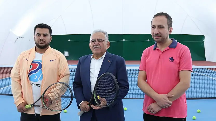Kayseri'ye modern tenis kortları