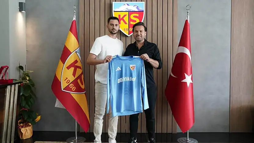 Kayserispor, Deniz Dönmezer ile 3 yıllık sözleşme imzaladı