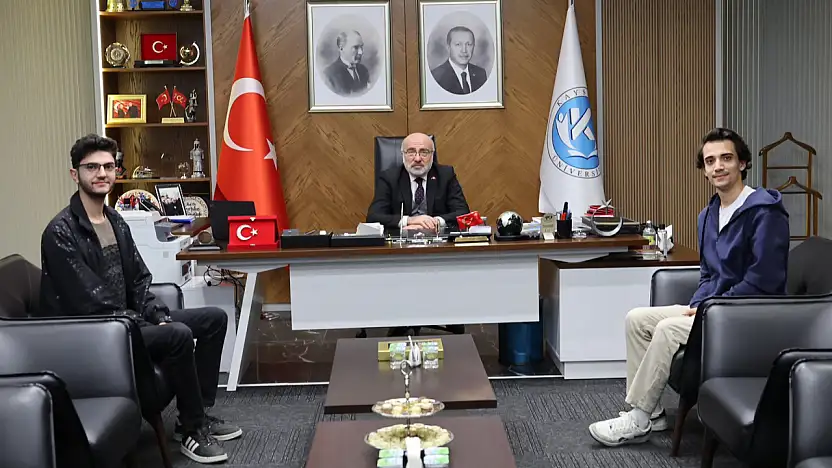 KAYÜ Teknik Bilimler MYO öğrencilerinden başarılı Hava durumu projesi