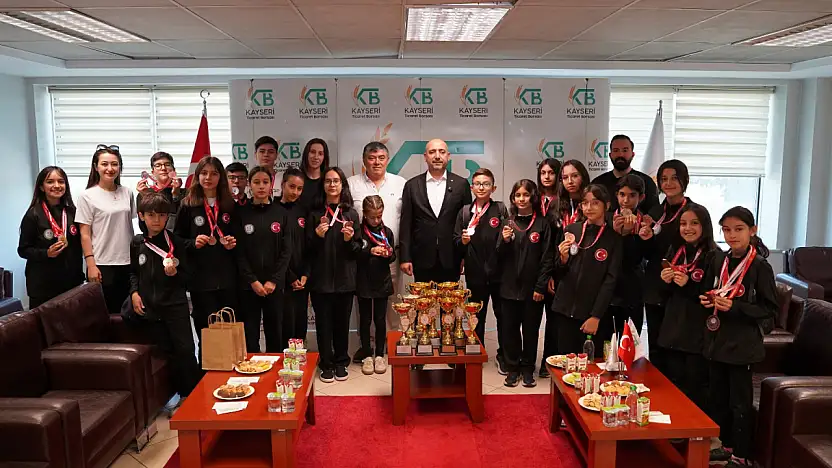 KTB ERVA sporcuları Başkan Bağlamış'ı ziyaret etti