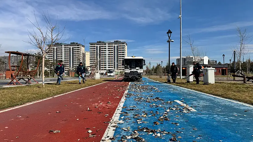 Millet Bahçesi'nde temizlik seferberliği