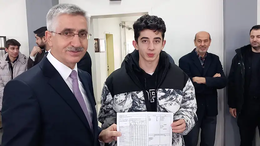 Milli Eğitim Bakan Yardımcısı Yılmaz, Develi'de karne dağıttı