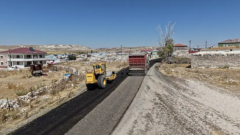 Pınarbaşı'nda 26 km'lik yol 110 milyon TL yatırımla yenilendi.