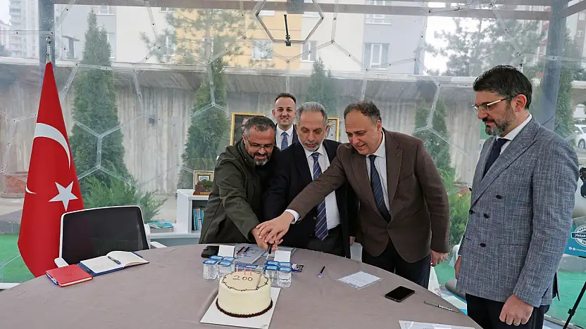 Şeffaf Oda 200. haftada