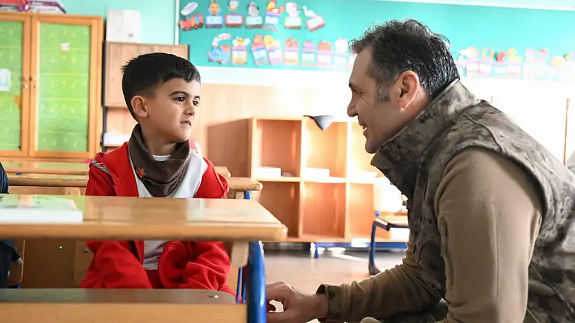 Şehit polis memurunun oğluna anlamlı destek