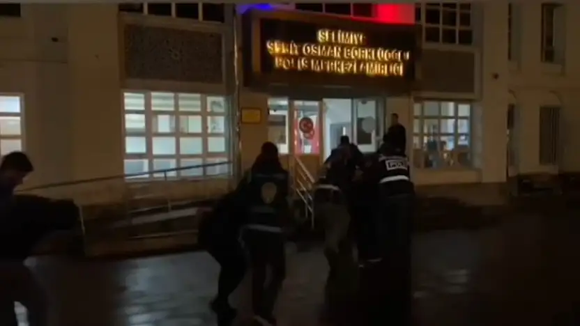 Trafikte 'korna meselesi' kavgasında 6 gözaltı