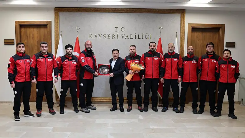 Vali Çiçek, İHH Arama Kurtarma Heyetini Kabul etti
