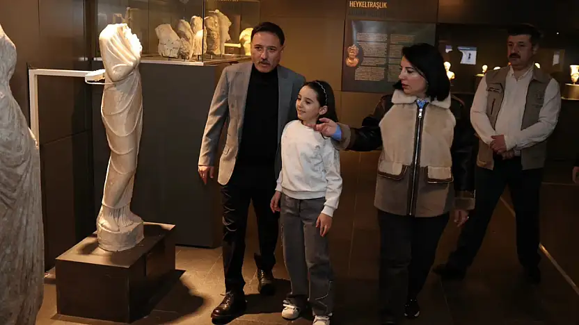 Vali Çiçek'ten Arkeoloji Müzesi'ne ziyaret