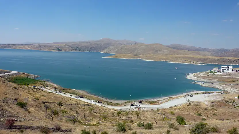 Yamula Barajı'nda 16 Yıl Sonra Kapaklar Açıldı