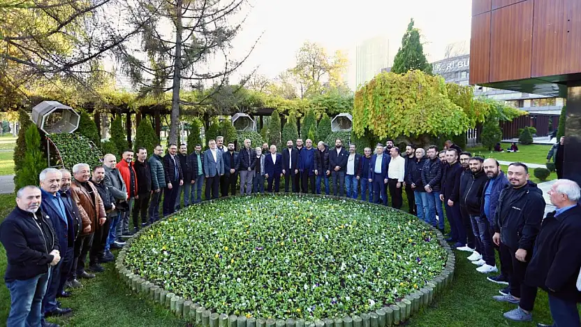 Yeraltı çarşısı esnafı Başkan'ı ziyaret etti