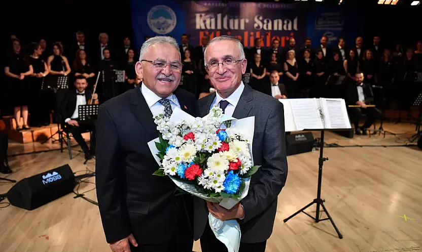 Başkan Büyükkılıç'tan Rast faslı konserine anlamlı ziyaret