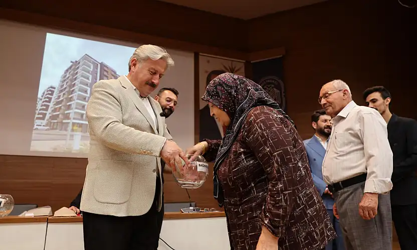 Battalgazi Kentsel Dönüşümünde 23 Hak Sahibine Daire Teslimi