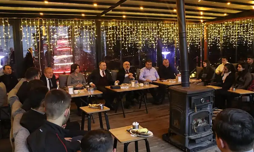 Bünyan'da 'Gençlerle Başbaşa' programı düzenlendi