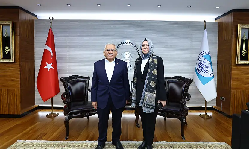 Büyükkılıç, Hacılar'ın ilk kadın ilçe başkanını kabul etti