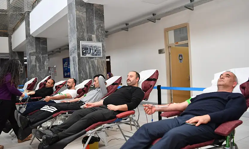 Büyükşehir Belediyesi personelinden kan bağışı