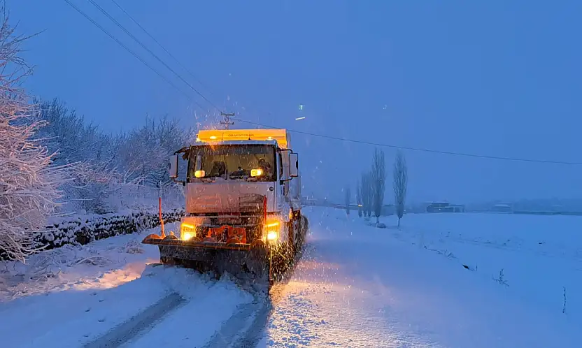 Büyükşehir Ekipleri Kırsalda 24 mahalle yolunu ulaşıma açtı
