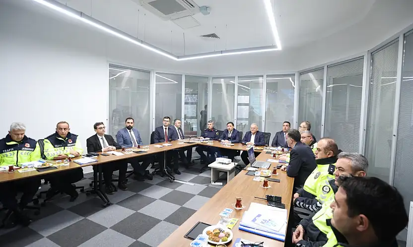 Çiçek ve Büyükkılıç trafik kontrol merkezi'nde