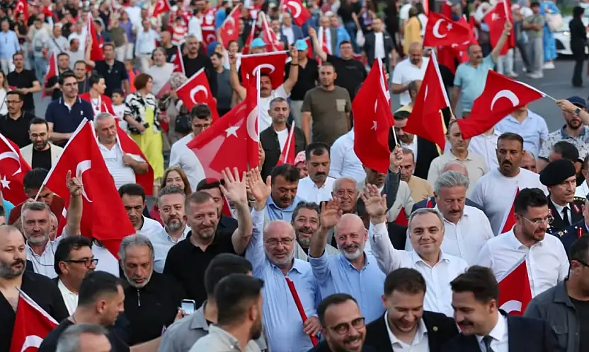 Çolakbayrakdar: '15 Temmuz Ruhu, Millî İradenin En Güçlü Nişanesidir'