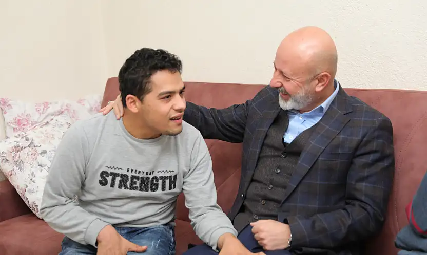 Çolakbayrakdar: Engelleri birlikte aşıyoruz