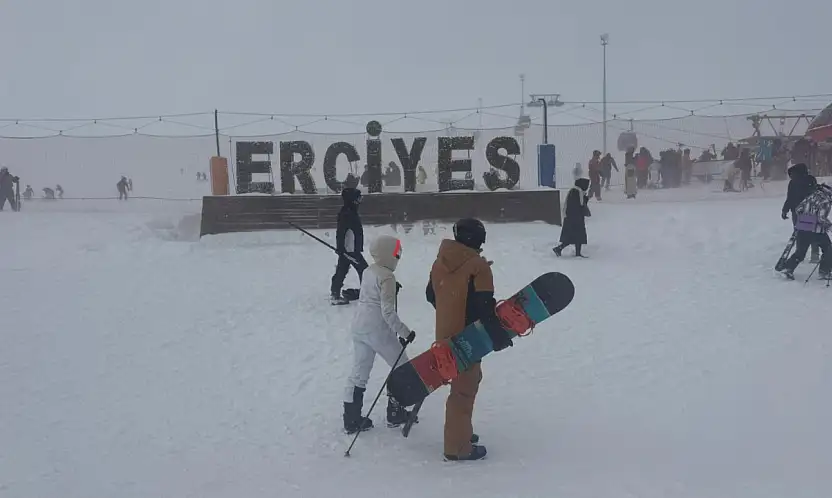 Erciyes'te yeni yılın ilk gününde yoğunluk