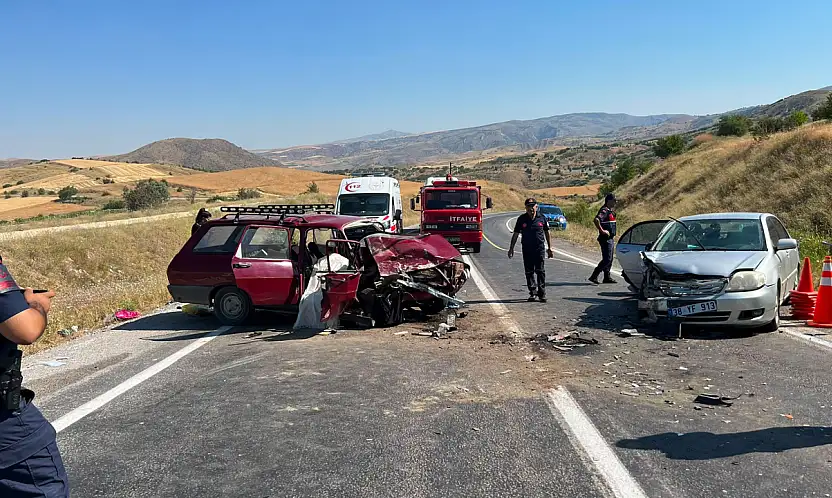Felahiye'de iki otomobil çarpıştı: 1 ölü, 6 yaralı