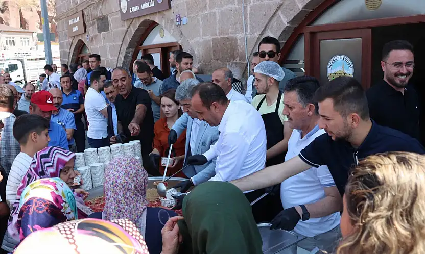 İncesu'da Vatandaşlara Aşure İkramı
