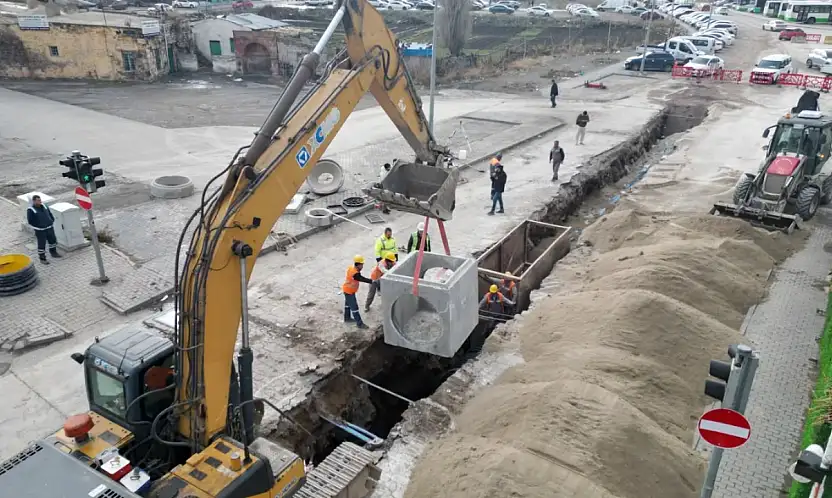 Kartal Kavşağı için altyapı çalışmaları sürüyor