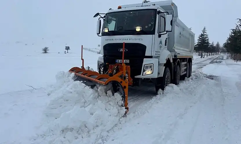 Kayseri'de kapanan 333 mahalle yolu ulaşıma açıldı