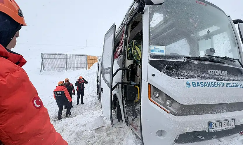Kayseri'de midibüs şarampole kaydı: 22 yaralı