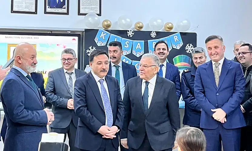 Kayseri'de öğrenciler karne heyecanı yaşadı