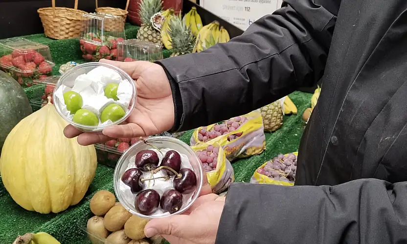 Kayseri'de yaz meyveleri kışın cep yakıyor: 4 erik 400, 6 kiraz 500 TL