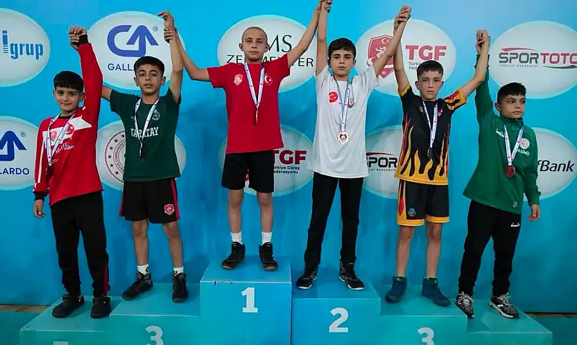 Kayserili güreşçiler Türkiye şampiyonalarına damga vurdu