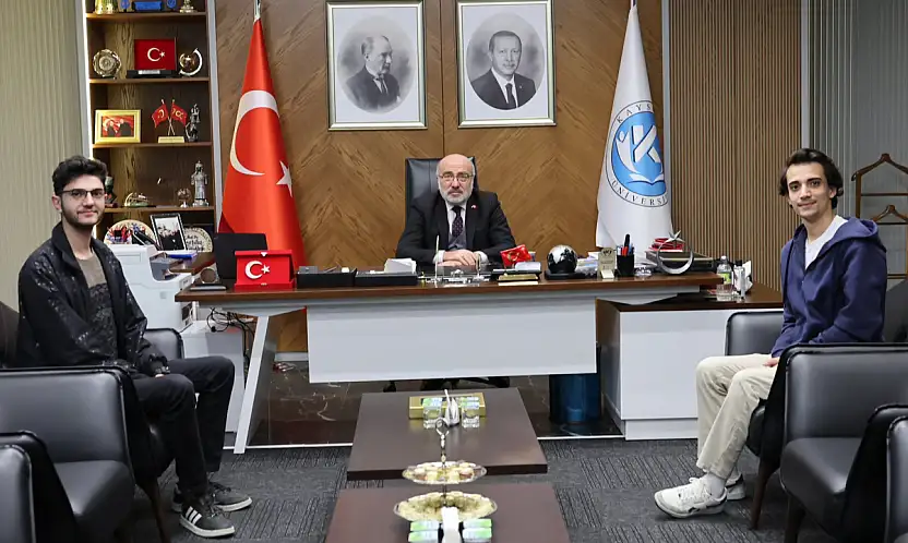 KAYÜ Teknik Bilimler MYO öğrencilerinden başarılı Hava durumu projesi