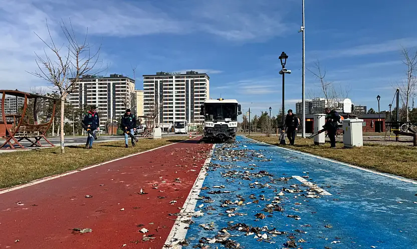 Millet Bahçesi'nde temizlik seferberliği