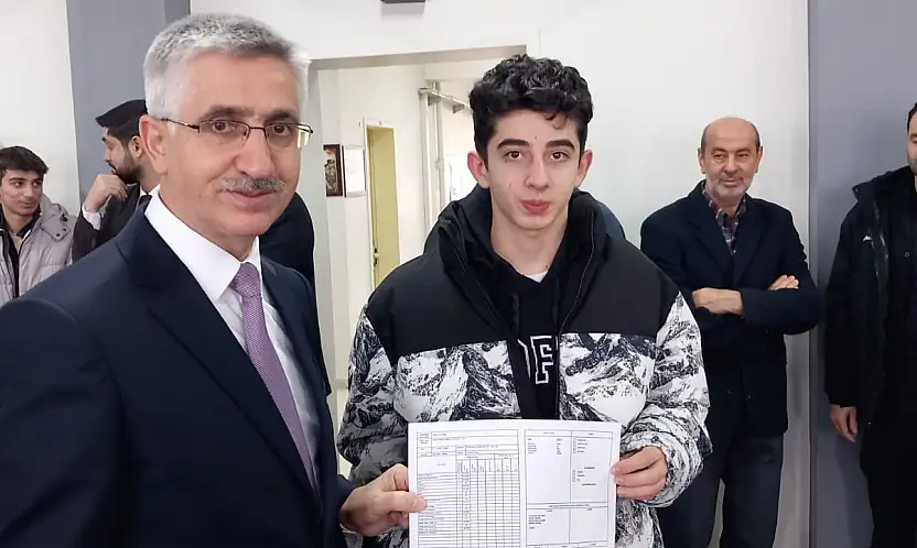 Milli Eğitim Bakan Yardımcısı Yılmaz, Develi'de karne dağıttı