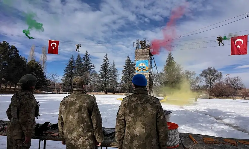 Orgeneral Tokel'den Kayseri'de komando tugayına inceleme