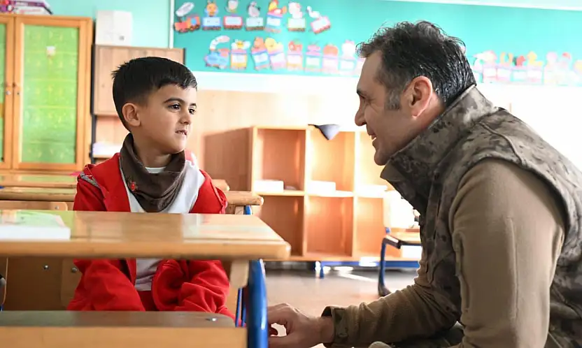 Şehit polis memurunun oğluna anlamlı destek