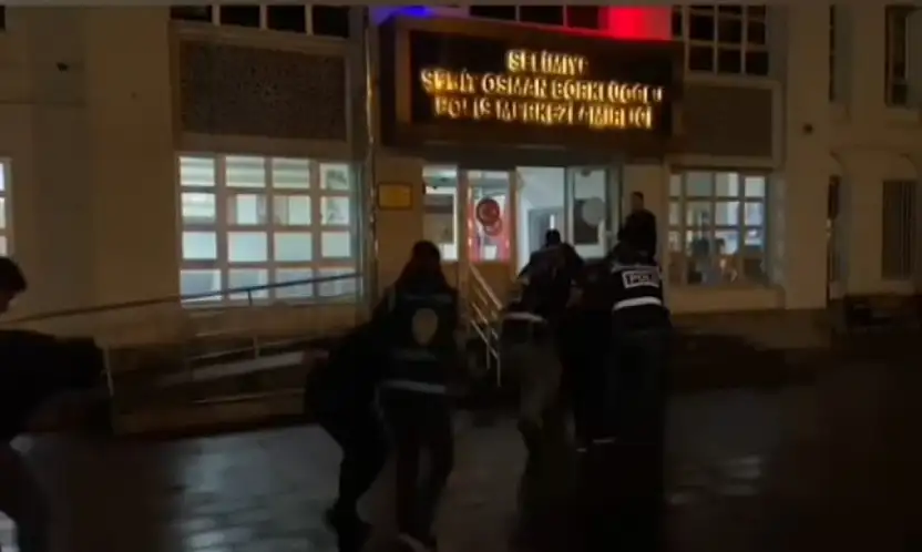 Trafikte 'korna meselesi' kavgasında 6 gözaltı