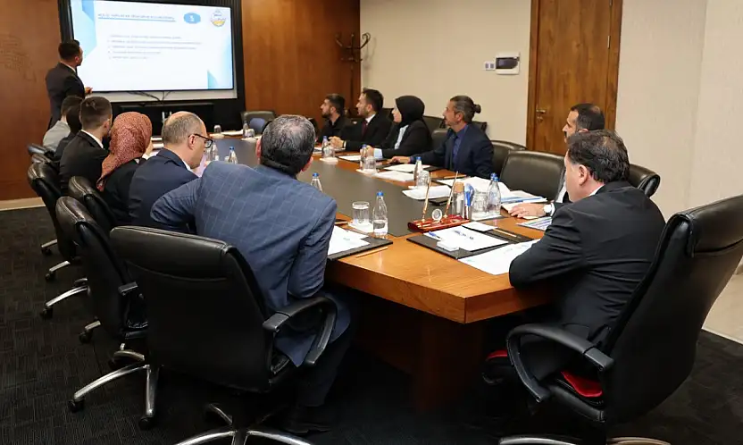 Vali Çiçek, ERVA spor okulları toplantısına başkanlık etti