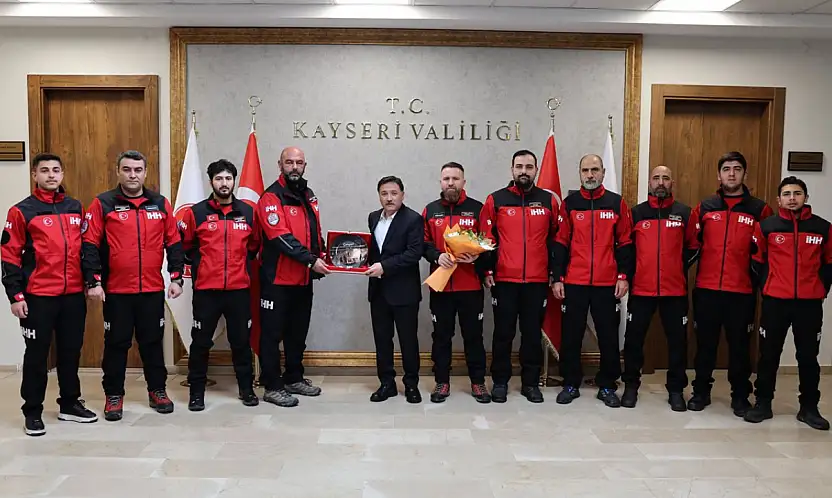 Vali Çiçek, İHH Arama Kurtarma Heyetini Kabul etti