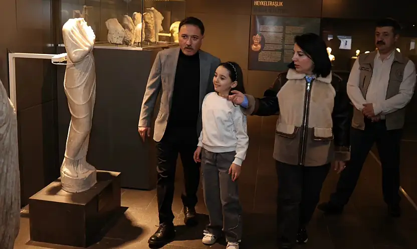 Vali Çiçek'ten Arkeoloji Müzesi'ne ziyaret